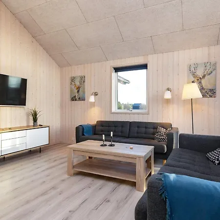 22 Person In Holiday home