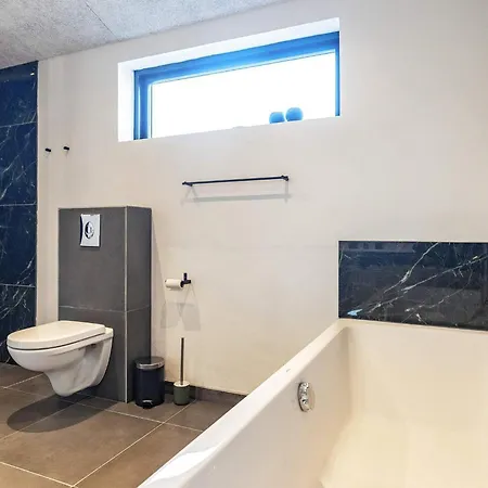 22 Person In * Jerup